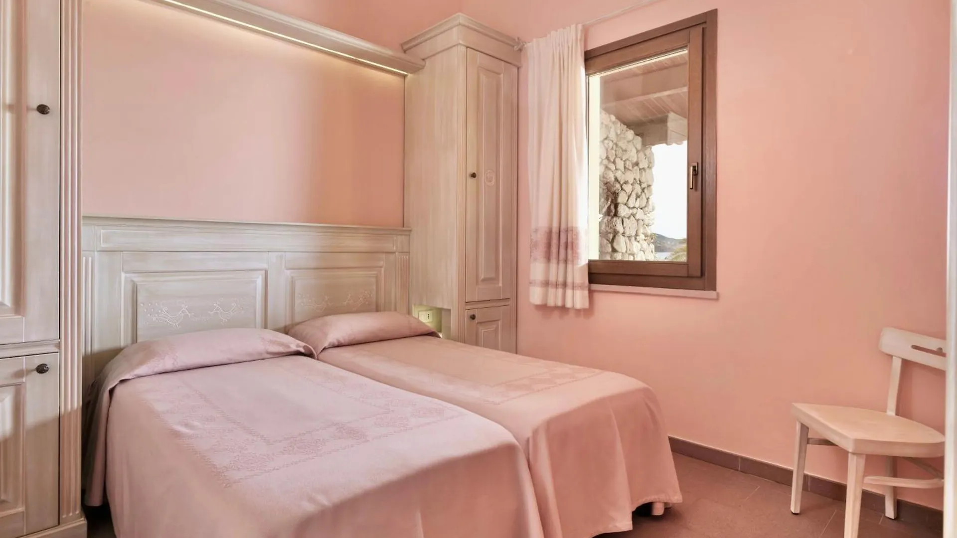アパートホテル Isa-Residence With Private Beach In Bosa Marina Just 100 Meters From The Sea イタリア