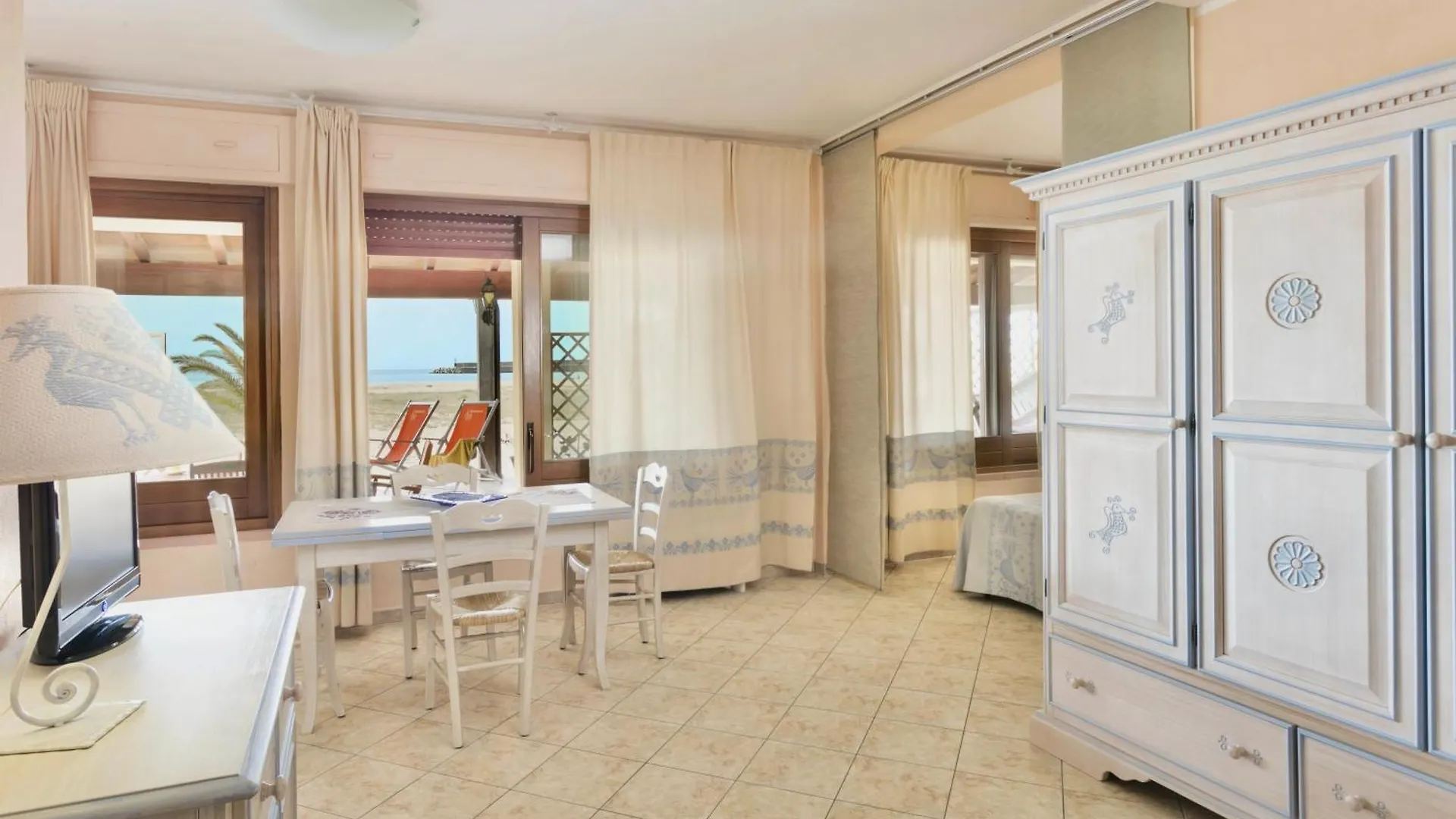 Isa-Residence With Private Beach In Bosa Marina Just 100 Meters From The Sea 이탈리아